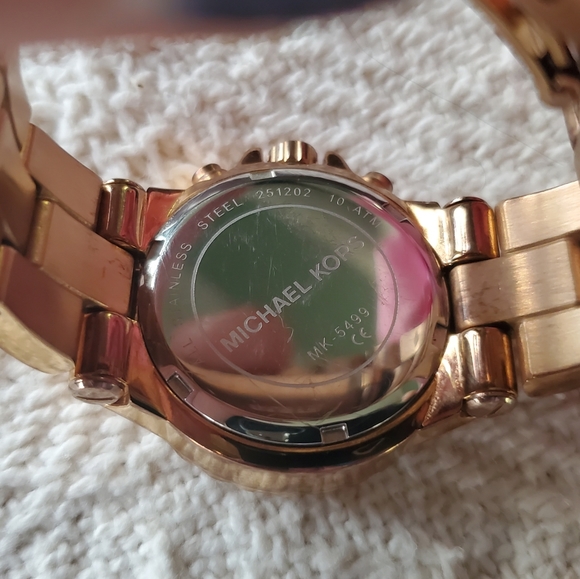 Michael Kors MK-5499 Rose Gold Dial Chronograph Women's Watch New Battery! J-493 - Picture 5 of 11